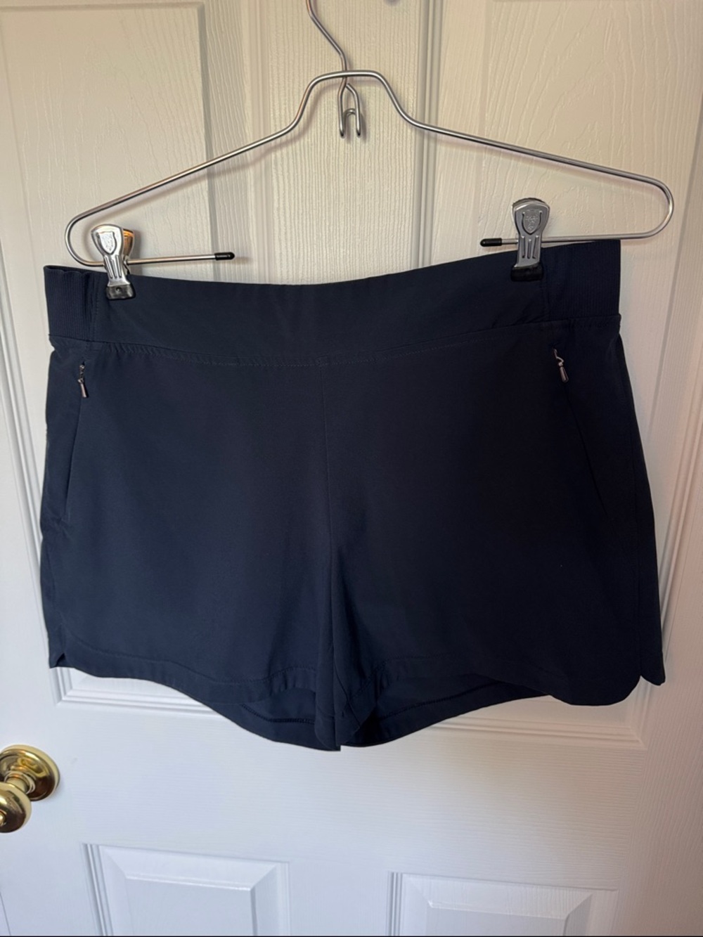CALIA by Carrie Underwood Women’s Woven 5’’ Shorts